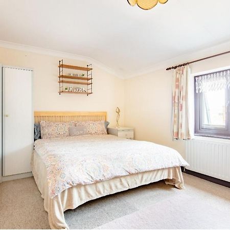 Spacious Room 2 Mins From Station ロンドン エクステリア 写真
