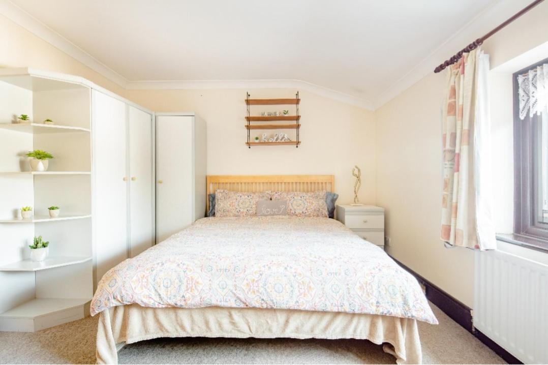 Spacious Room 2 Mins From Station ロンドン エクステリア 写真
