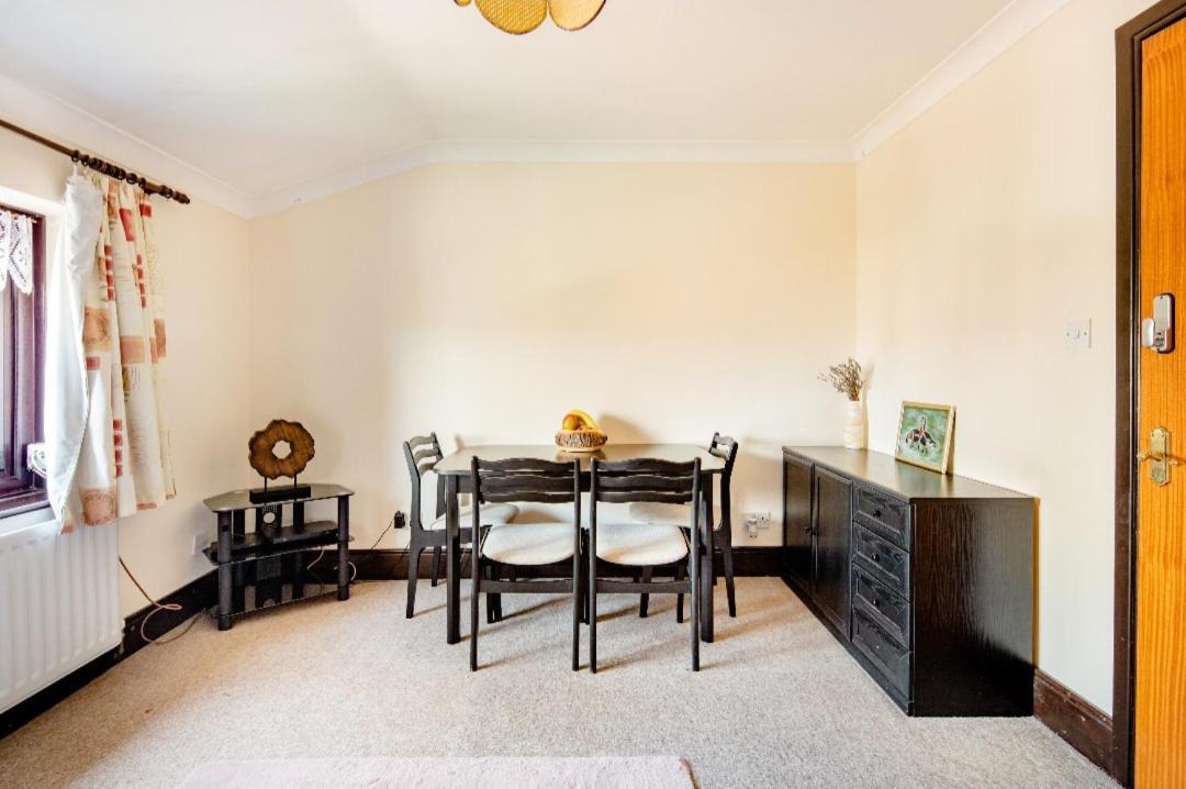 Spacious Room 2 Mins From Station ロンドン エクステリア 写真