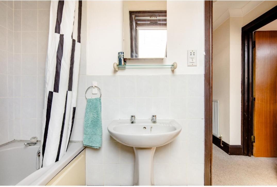 Spacious Room 2 Mins From Station ロンドン エクステリア 写真