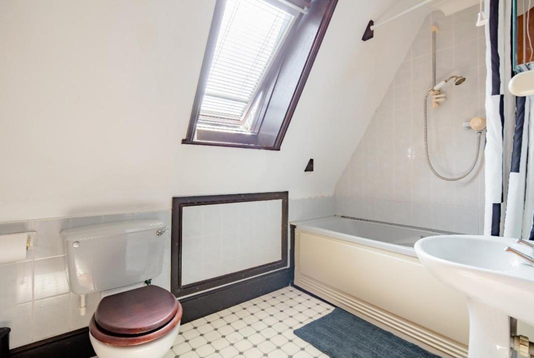 Spacious Room 2 Mins From Station ロンドン エクステリア 写真